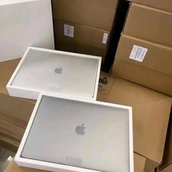 MacBook Air & Pro Pallet (15 Pieces)