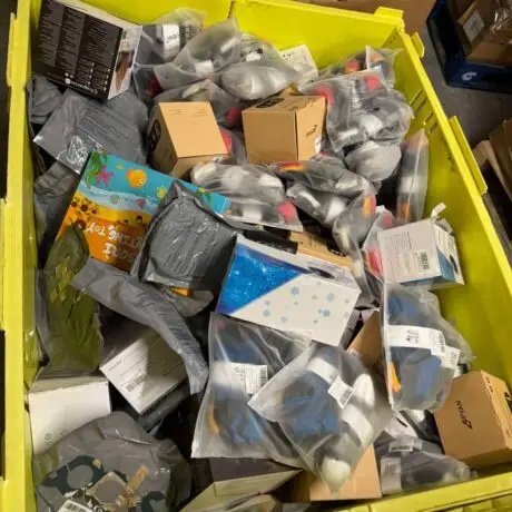 Amazon Small Items 1/2 Pallet